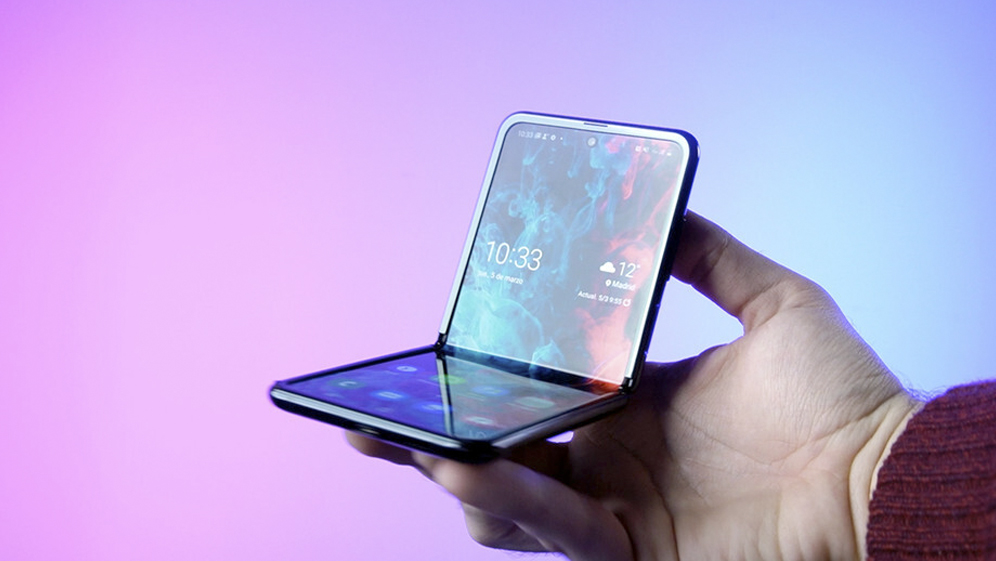 Companies bet on foldable mobile phones - Celular B2B - May